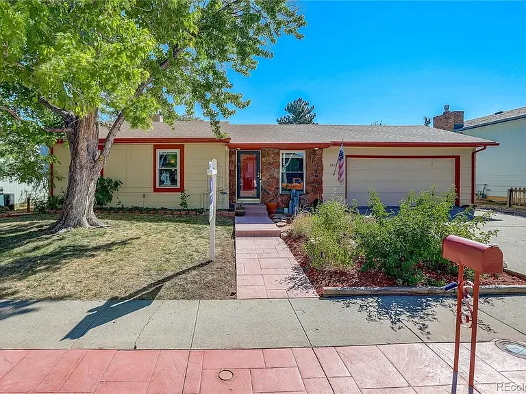 3422 S Holland Way — Photo 2