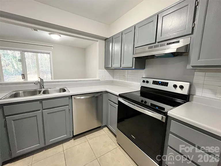 2901 Iron Gate Ln — Photo 8