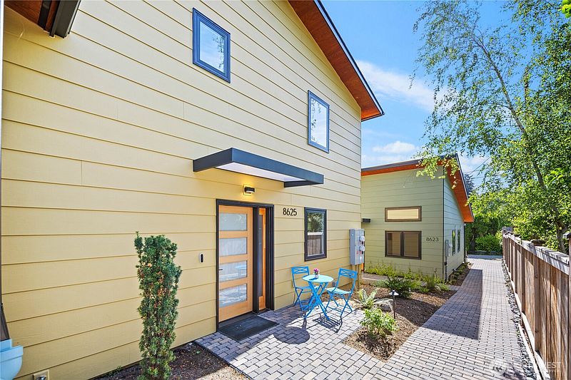 2nd image of 8625 30th Avenue SW