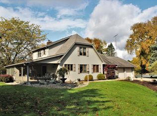 707 NE Coral Rd, Edmore, MI 48829