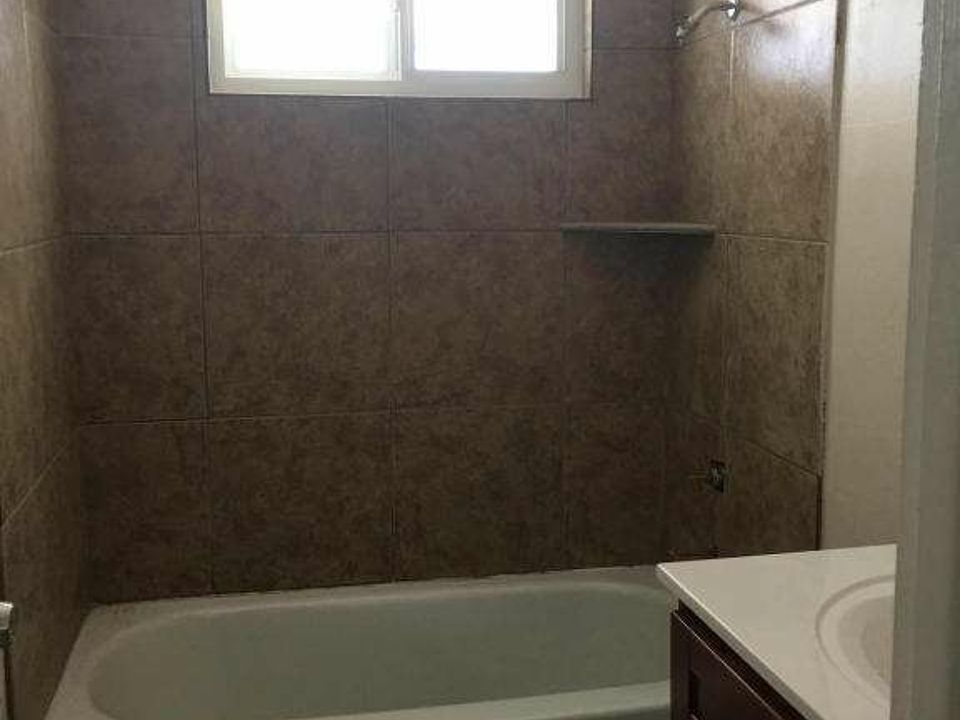 1st image of 2729 W Lawrence Ln