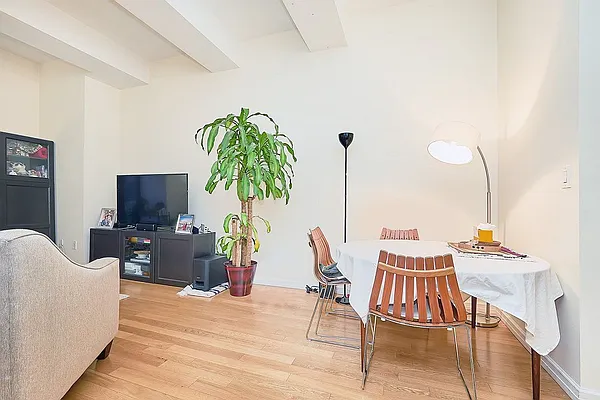 Rented by Compass | media 16