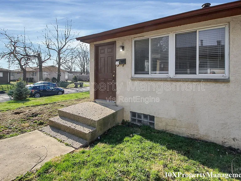 2459 Hiawatha St — Photo 3