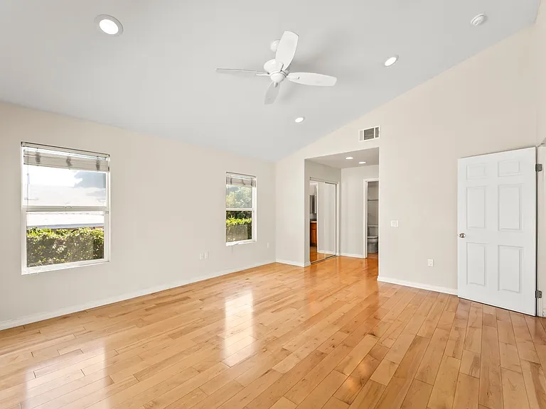 260 Acacia St — Photo 16