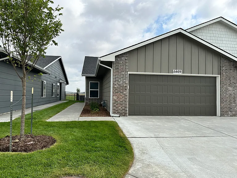 5471 Brisk Bay Ct — Photo 1
