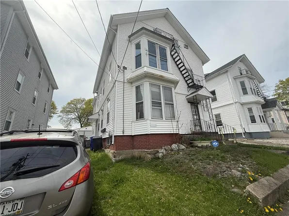 71 S Bend St, Pawtucket, RI 02860