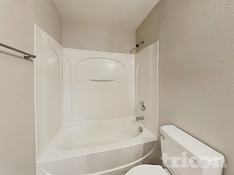 285 Aershire Ct — Photo 17