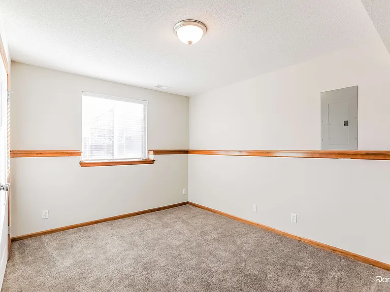 1013 Tudor Dr — Photo 10