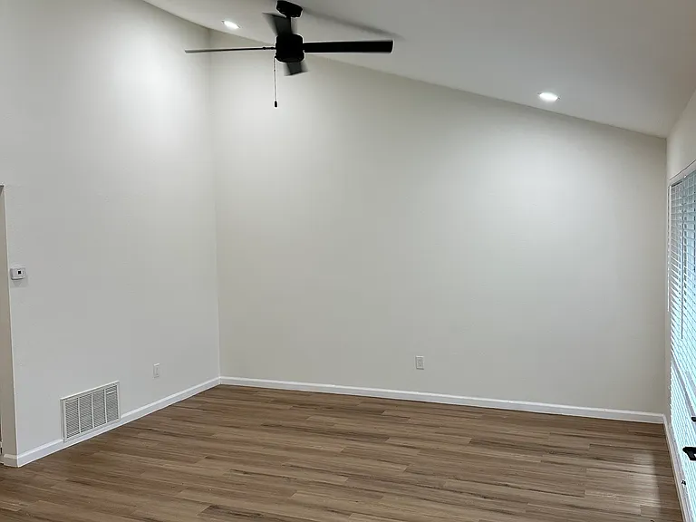1817 E Grand Ave #72 — Photo 4