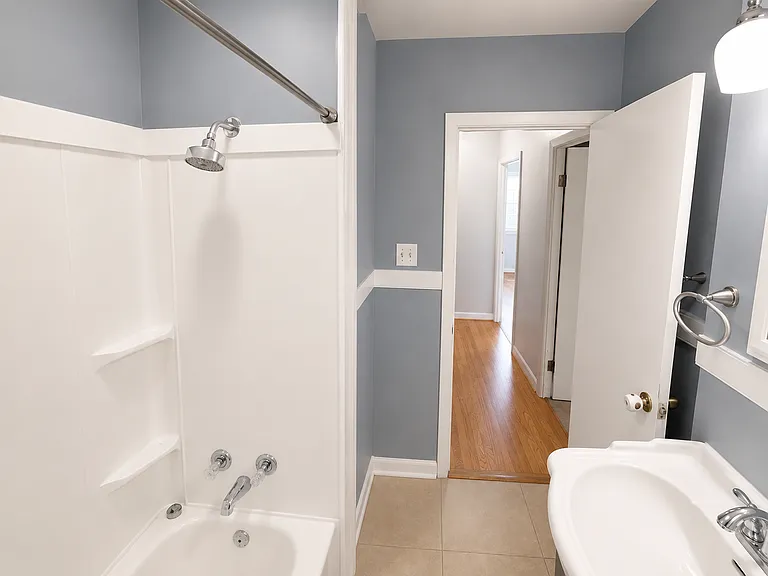 6207 Middlerose Cir — Photo 9