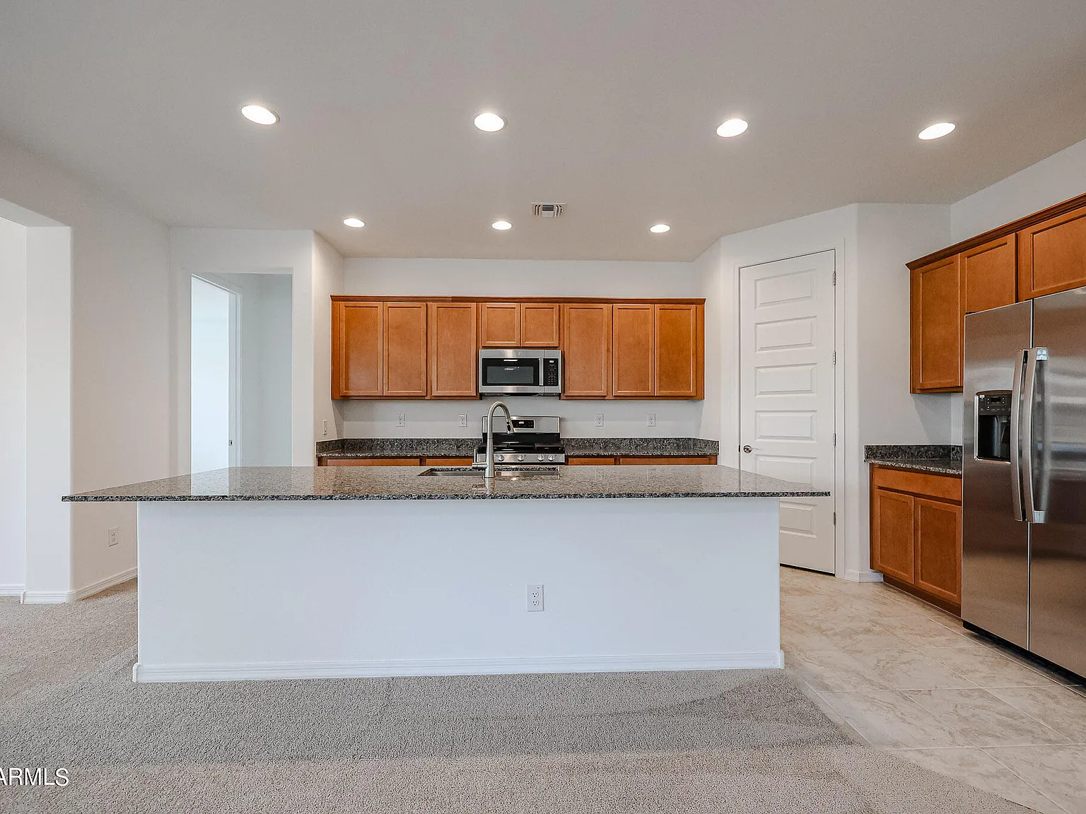 4 bed, 3.0 bath, 2353 sqft, $2,450 — Photo 2
