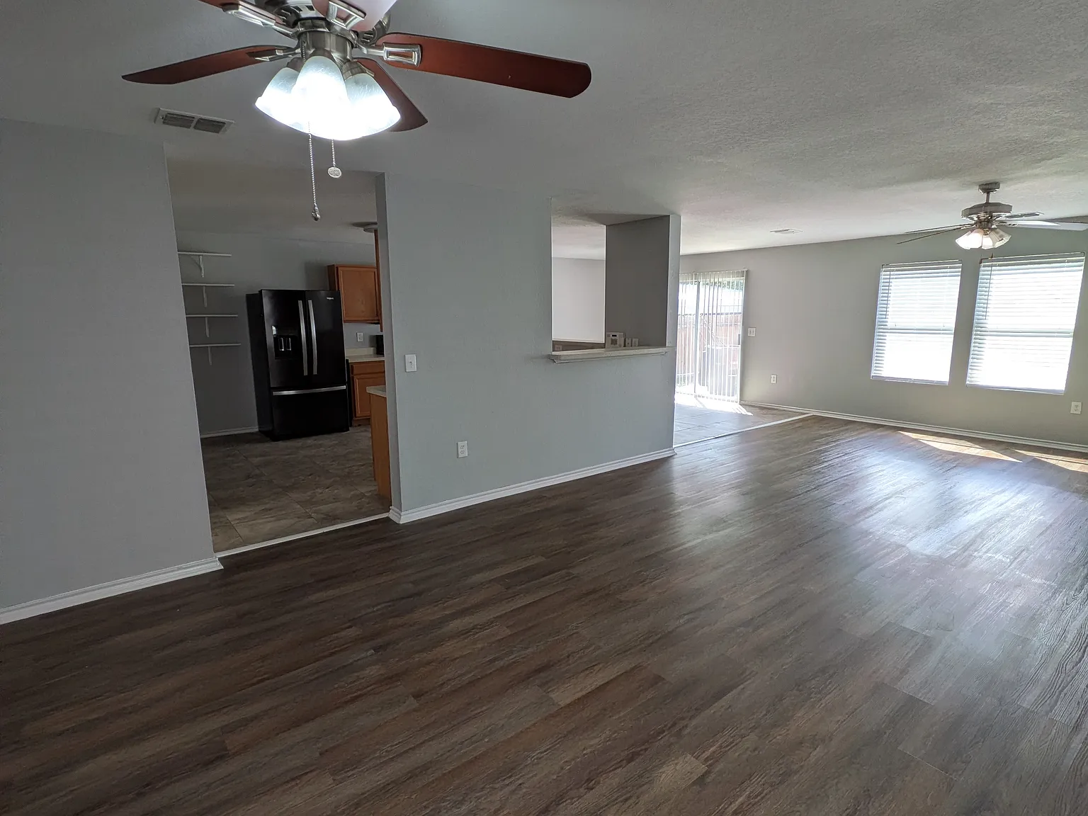4 bed, 2.5 bath, 2658 sqft, $2,000 — Photo 3