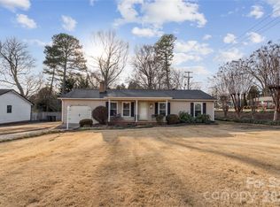 2501 Castlewood Dr, Gastonia, NC 28056