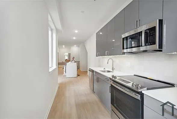 245 N 12th St #2 — Photo 9