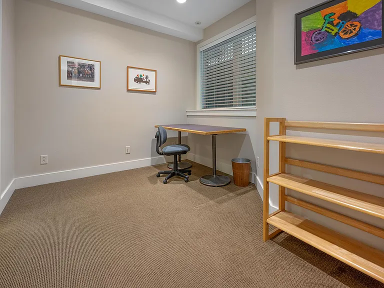 2414 SW Cedar St — Photo 17