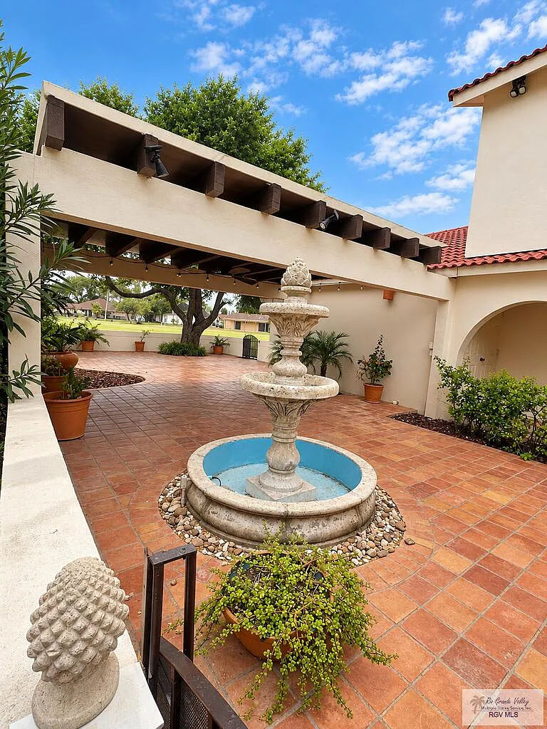 3 bed, 3.0 bath, 2780 sqft, $2,500 — Photo 3