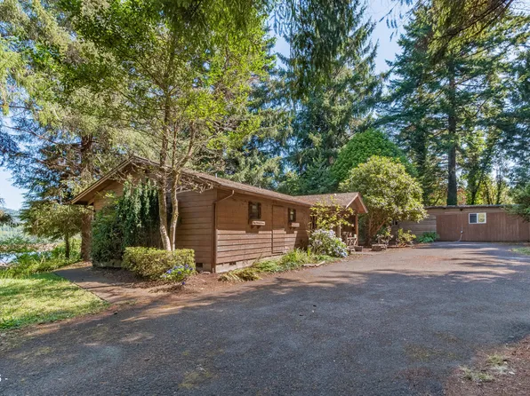 82 E Rainbow Rd, Waldport, OR 97394