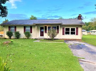 505 Cedar Ln, Oliver Springs, TN 37840