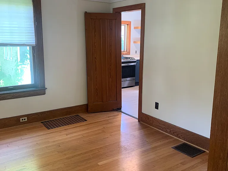 1317 Wells St — Photo 10