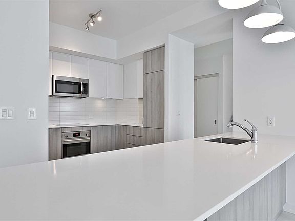 2nd image of 223 Saint Clair Ave W #103