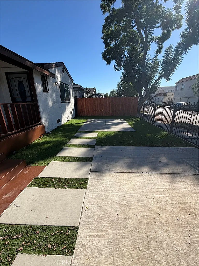 3 bed, 1502 sqft, $4,175 — Photo 4