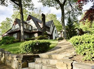 287 Oakwood Rd, Englewood, NJ 07631