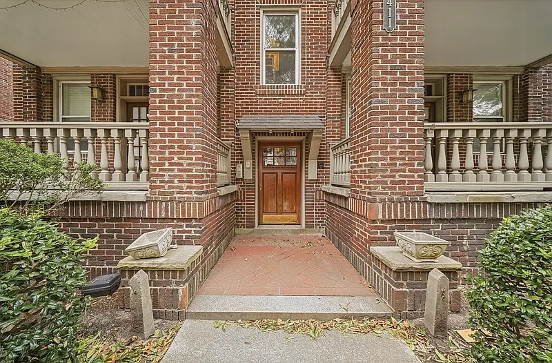 2 bed, 1.0 bath, 861 sqft, $2,150 — Photo 1