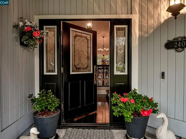 240 Morris Ranch Ct, Danville, CA 94526