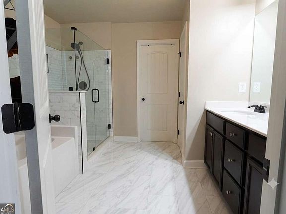 4th image of 2331 Foxy Dr