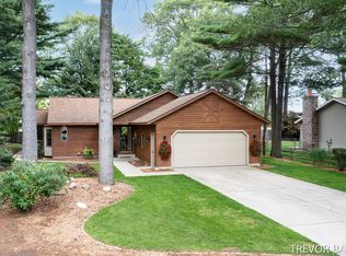 2054 Castle Ct, Muskegon, MI