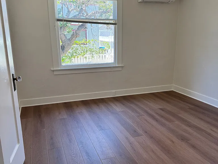 315 Newport Ave — Photo 13
