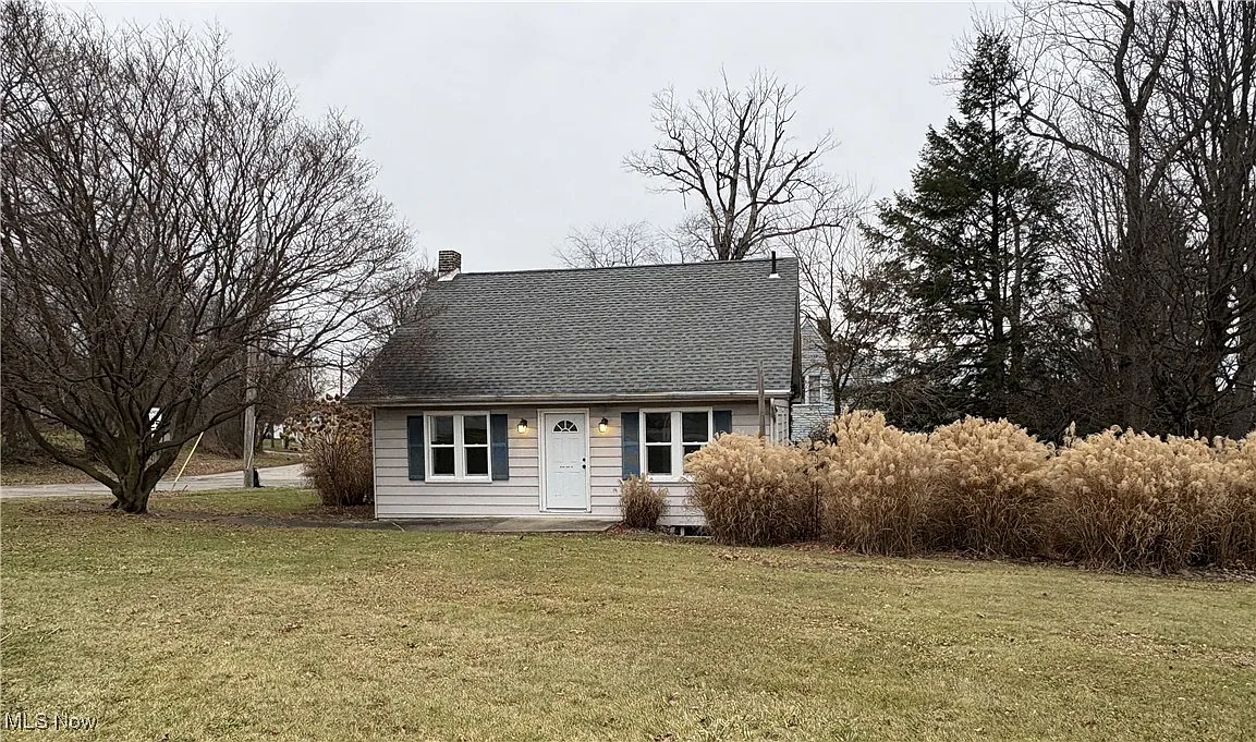 4258 Mahoning Ave photo 1