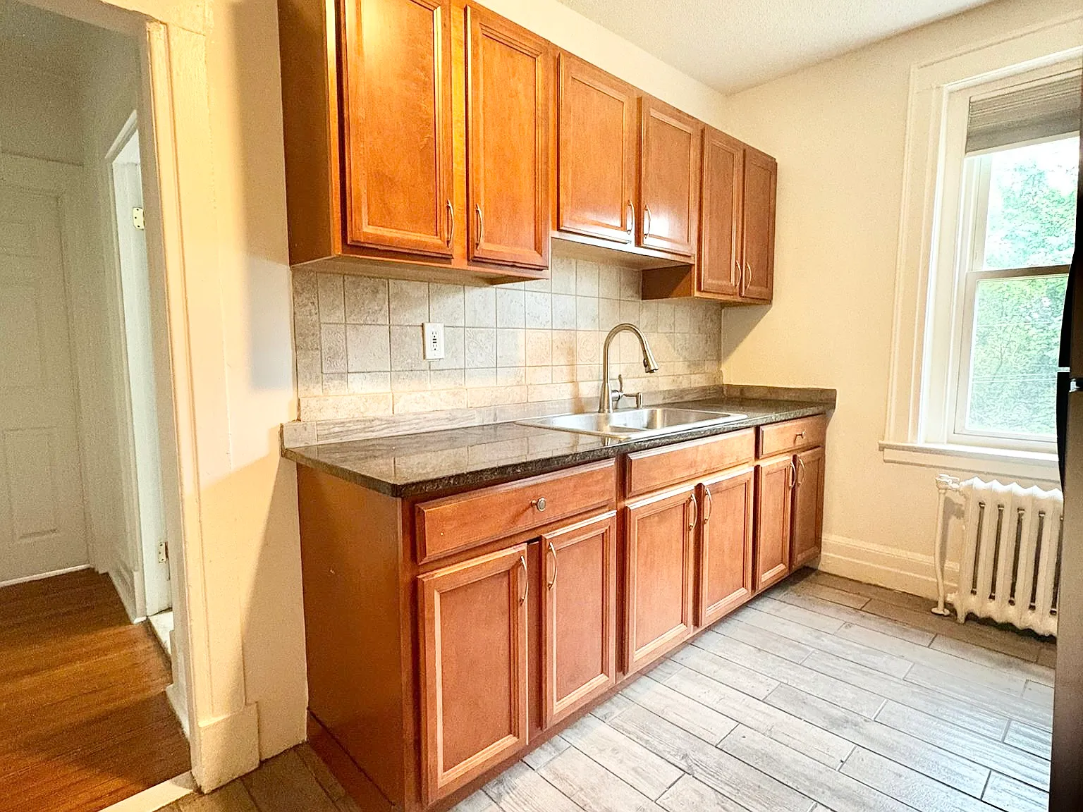 1 bed, 1000 sqft, $1,800 — Photo 2