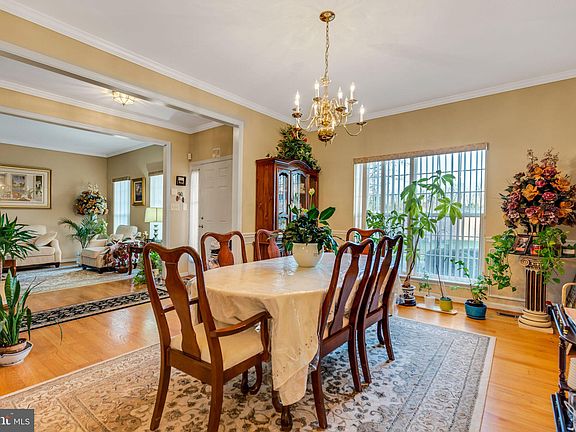 3rd image of 8400 Summer Breeze Pl