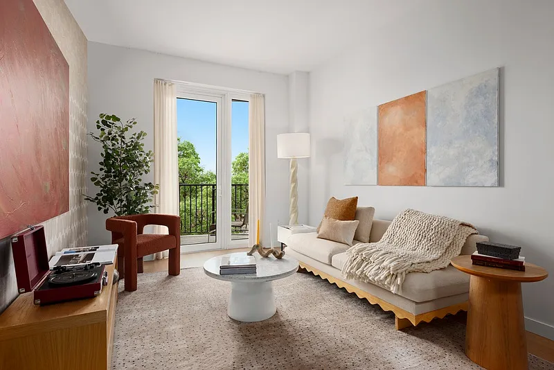 249 Willoughby Ave #8B