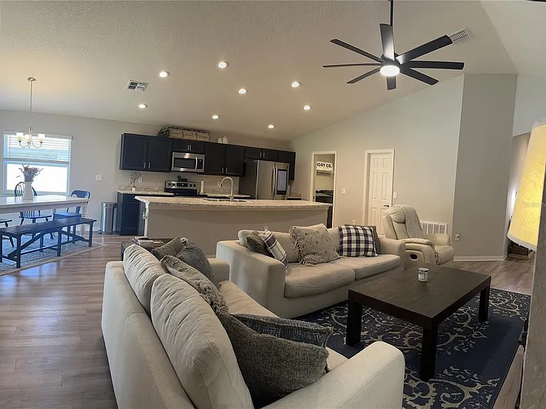 6911 Gideon Cir — Photo 7