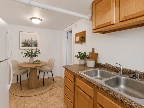 3rd image of 1712 Grand Ave #9