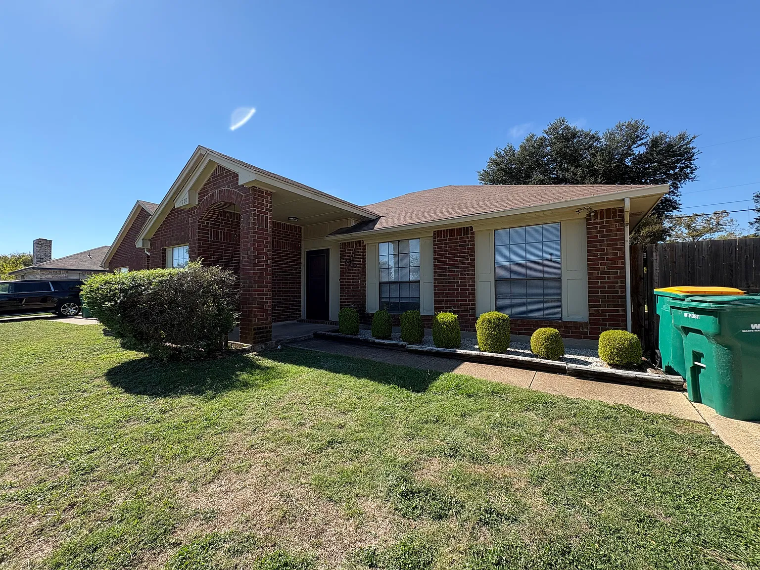 3 bed, 1446 sqft, $1,895 — Photo 2
