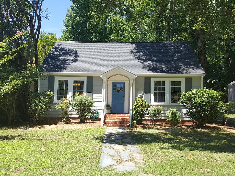 Charming Colonial Cottage in Watts Hospital-Hillandale Historic District, Durham, NC Walking distance to Duke Hospital - 10 minutes at a brisk pace!