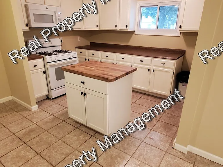 7813 White Oak Ln — Photo 5