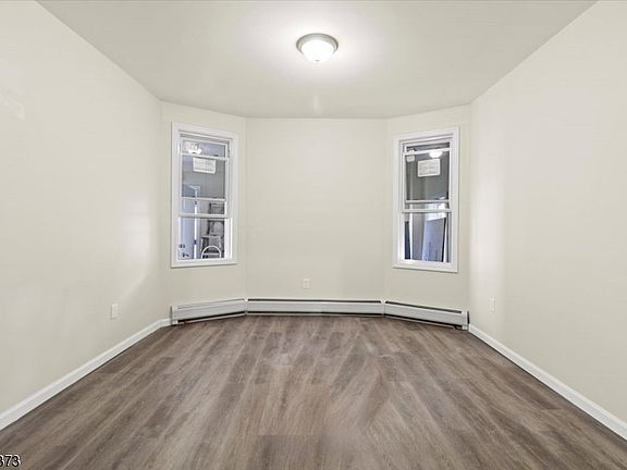 2nd image of 61 Columbia Ave APT 1