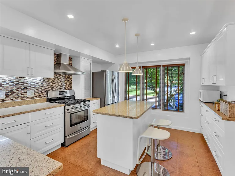 31 Valerian Ct — Photo 7