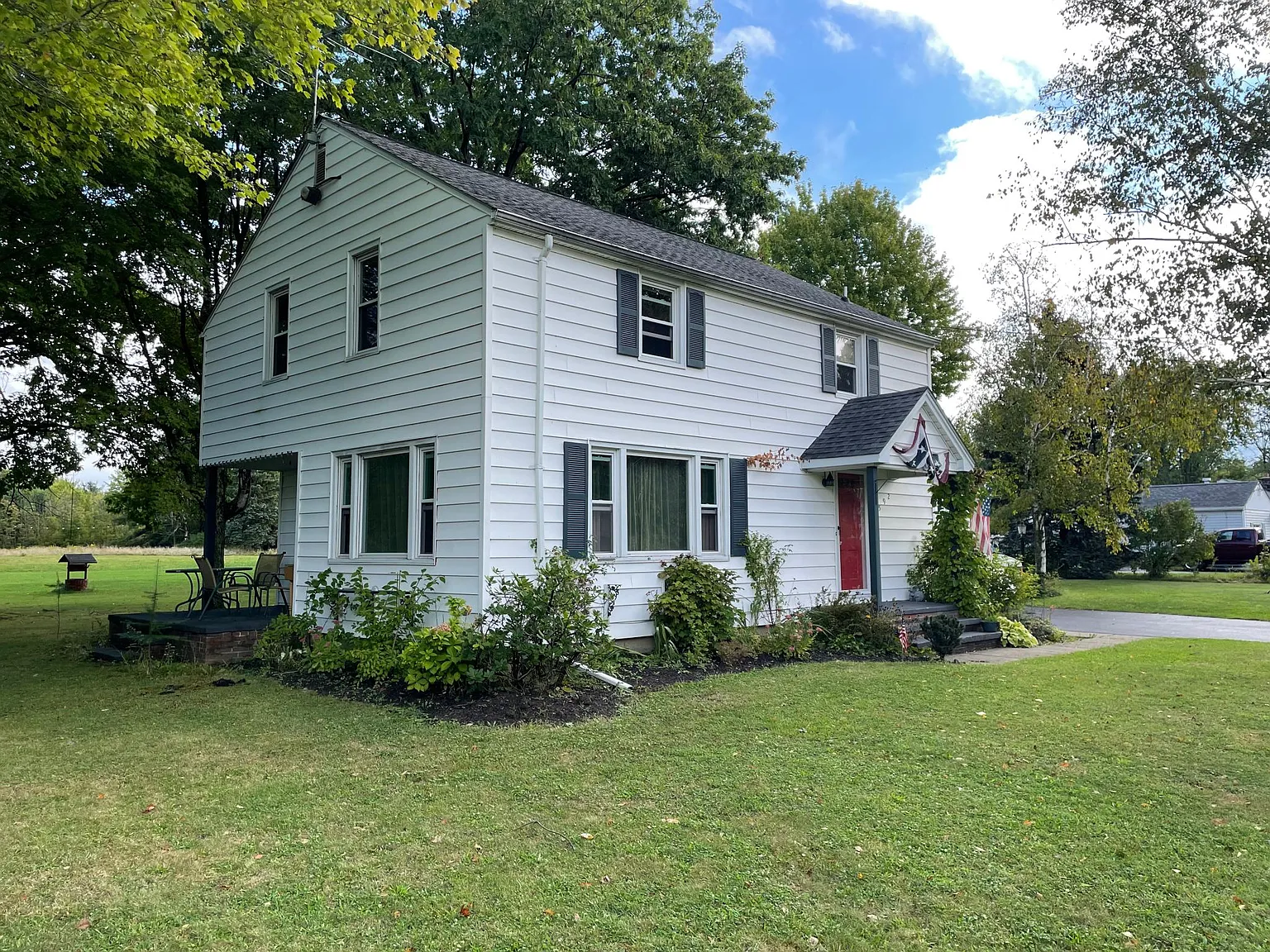 3 bed, 1.5 bath, 1743 sqft, $2,300 — Photo 4