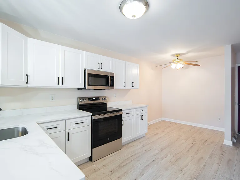174 Harvard Rd — Photo 6