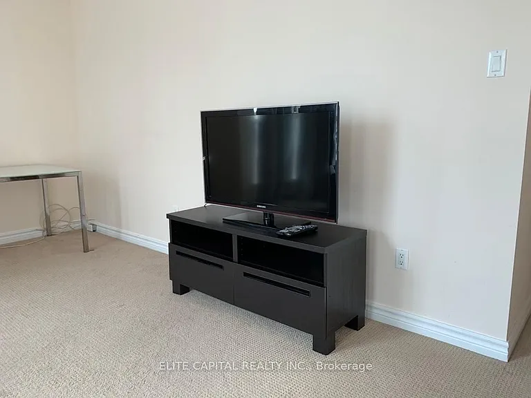 1055 Bay St #2210 — Photo 6