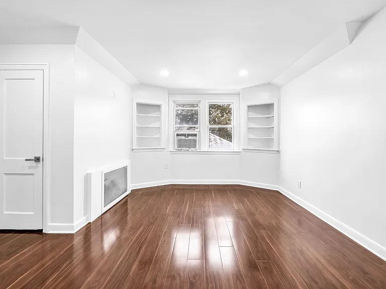 284 Macarthur Ave #2 — Photo 7