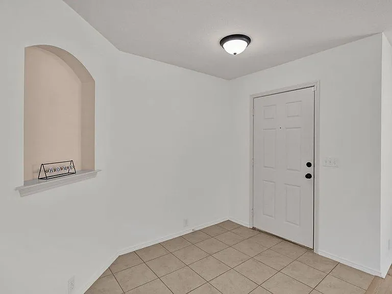 4507 Falcon Dr — Photo 3
