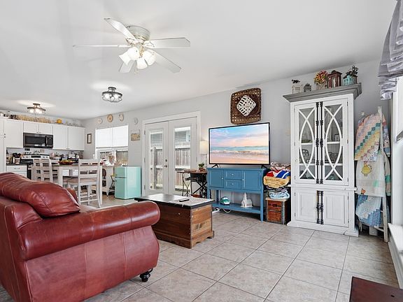 5th image of 144 Casa Dr