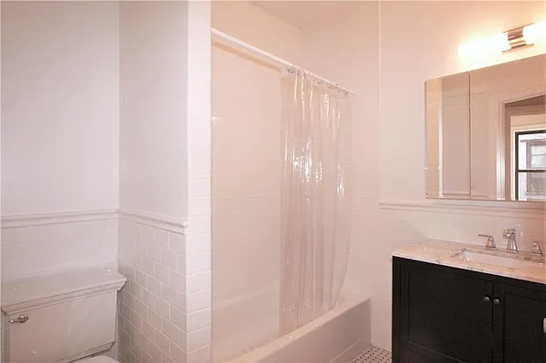 Rented by R New York | media 44