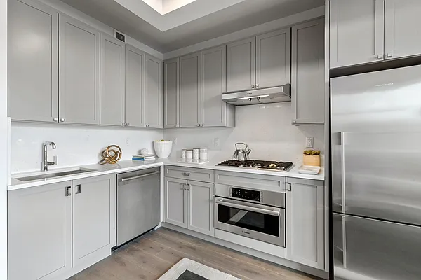 Rented by Greystar | media 22